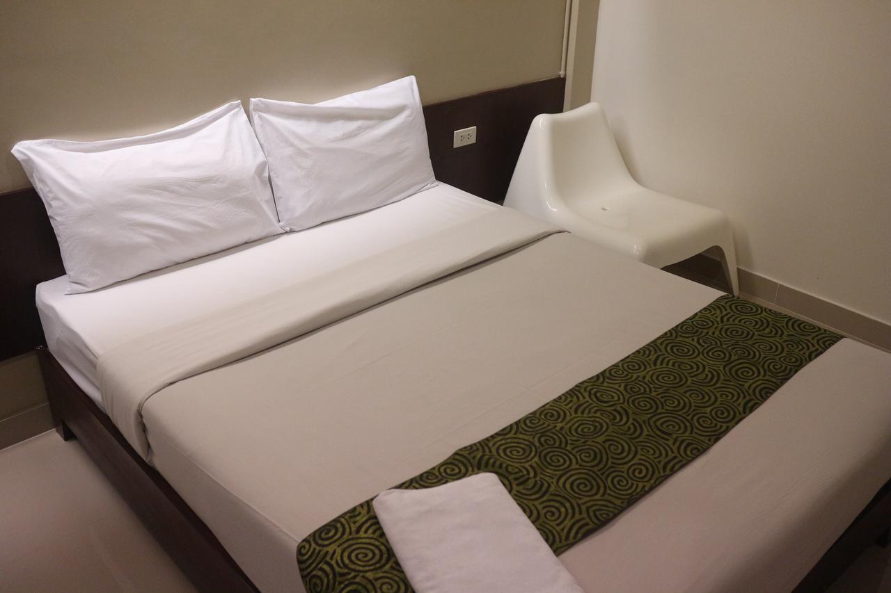 L42 Hostel Suvarnabhumi Airport Бангкок Экстерьер фото