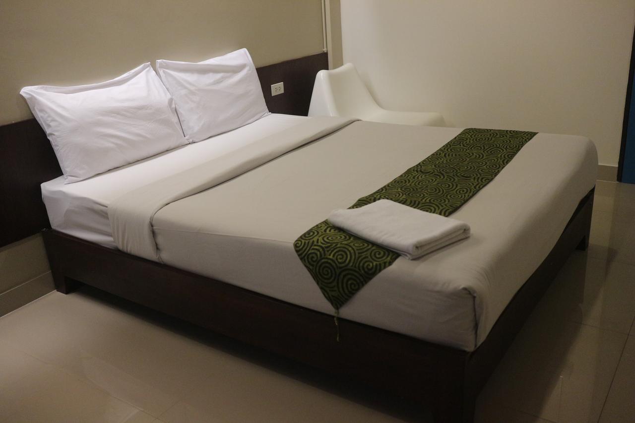 L42 Hostel Suvarnabhumi Airport Бангкок Экстерьер фото