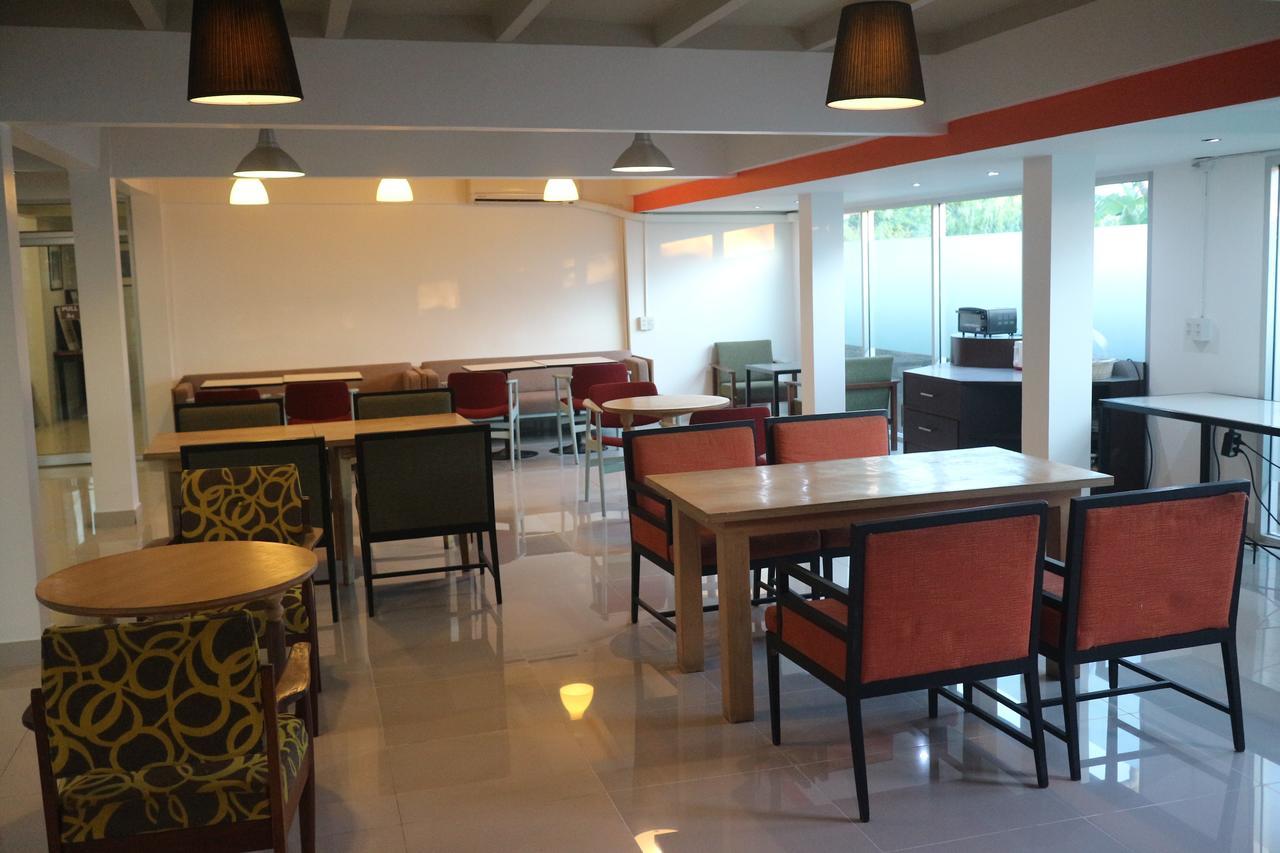L42 Hostel Suvarnabhumi Airport Бангкок Экстерьер фото