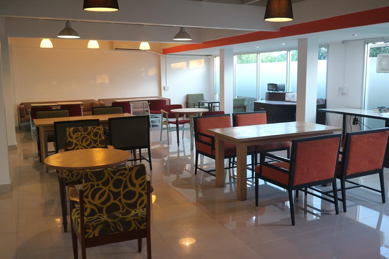 L42 Hostel Suvarnabhumi Airport Бангкок Экстерьер фото